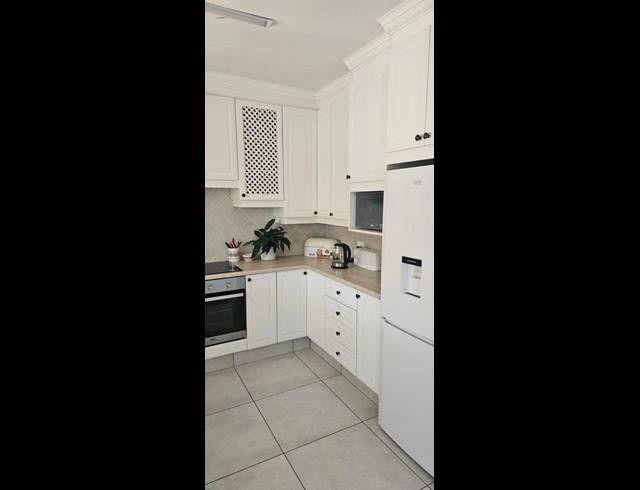 1 BEDROOM TOWNHOUSE FOR SALE IN BEDFORD PARK